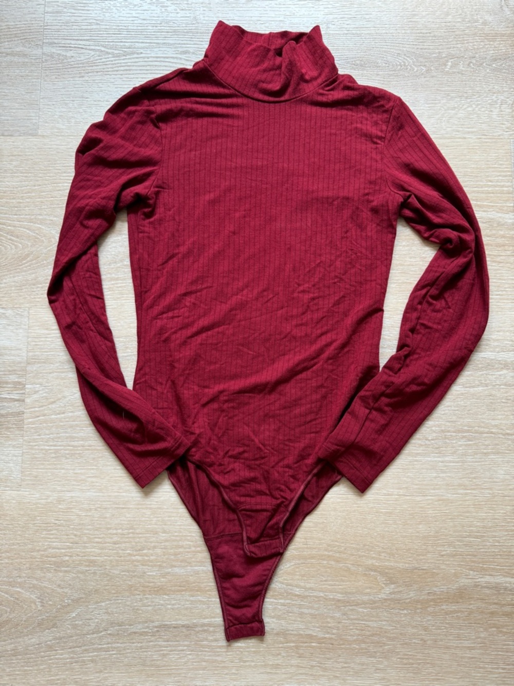 Uniqlo Red Turtleneck Clasped Bodysuit Women’s Size Extra Small
